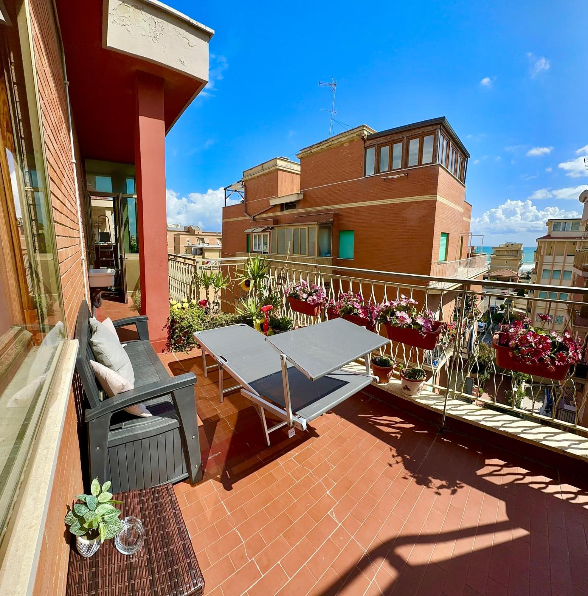 Penthouse Salus Sea View Terrace Apartment Lido di Ostia Bagian luar foto